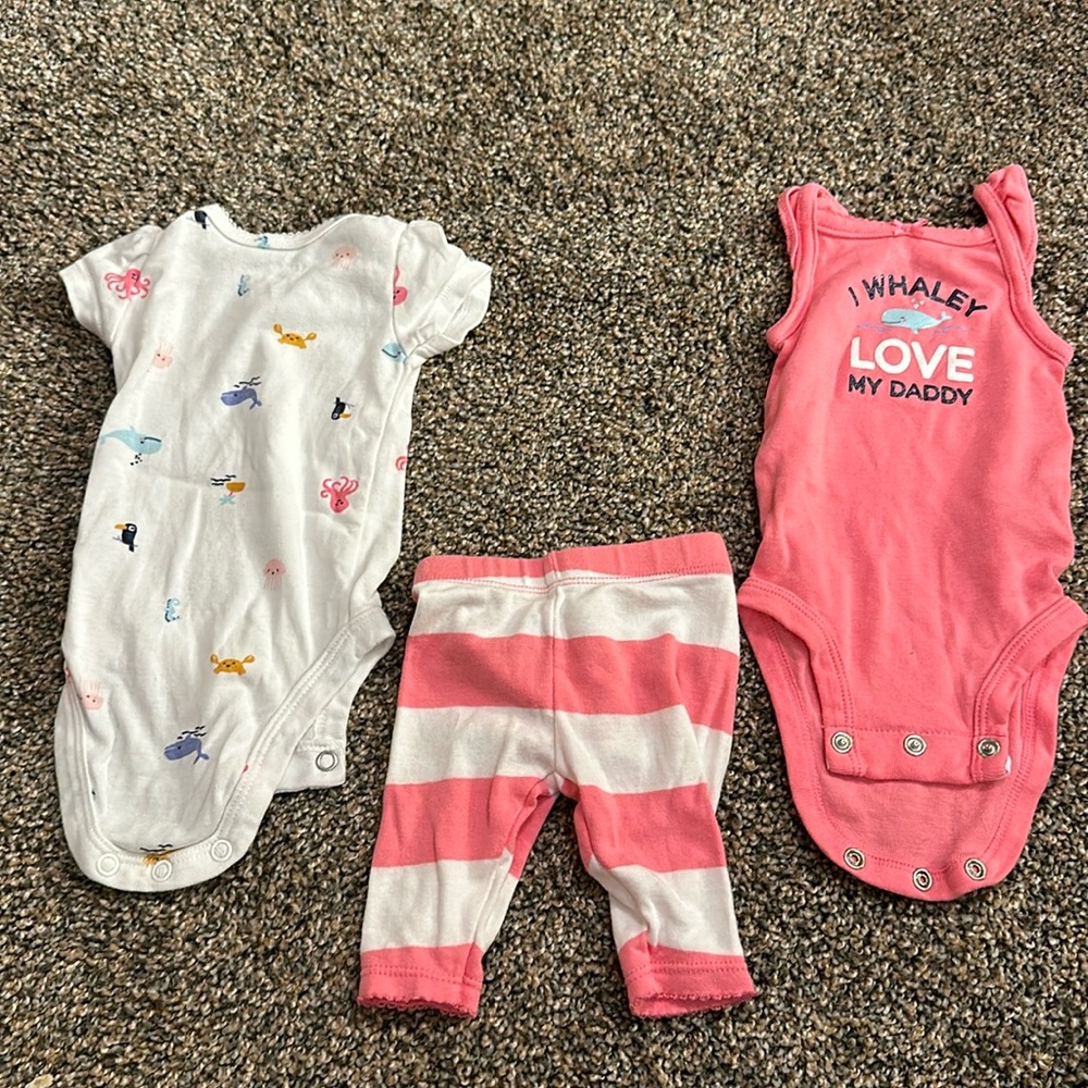 Carter’s 3 piece NB whale set